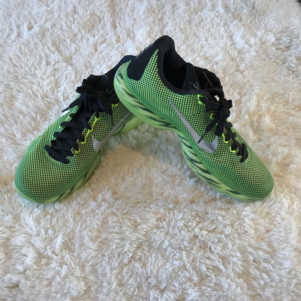 Nike Men's Kobe 10 lightning